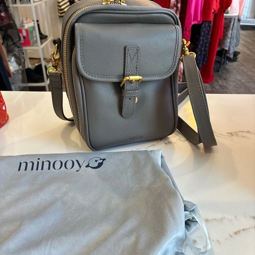 Minooy gray camera shaped shoulder bag - Picture 2 of 2